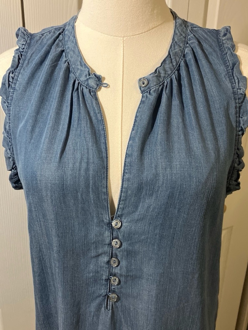 Chambray Top with buttons